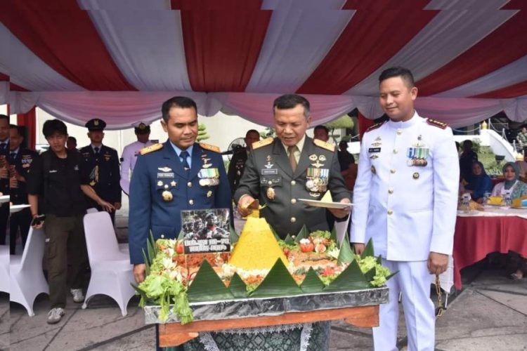 Upacara Hut TNI Ke – 79 Berlangsung Khidmat Dan Meriah