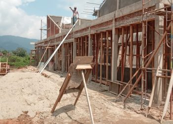 Kontraktor Pekerjaan Ruang Laboratorium di SMK 1 Surian Pantai Cermin Melalaikan Waktu Pengerjaan
