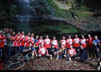 Kapolres Kuansing Ajak Personil dan Masyarakat Gowes Bareng, Jalin Silaturahmi Sampaikan Pesan Kamtibmas Jelang Pilkada 2024   