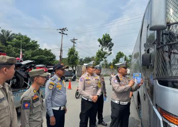 Sat Lantas Polres Kuansing Cek Kesehatan Pengemudi Bus dan Travel Dalam Rangka Ops Lilin LK 2024