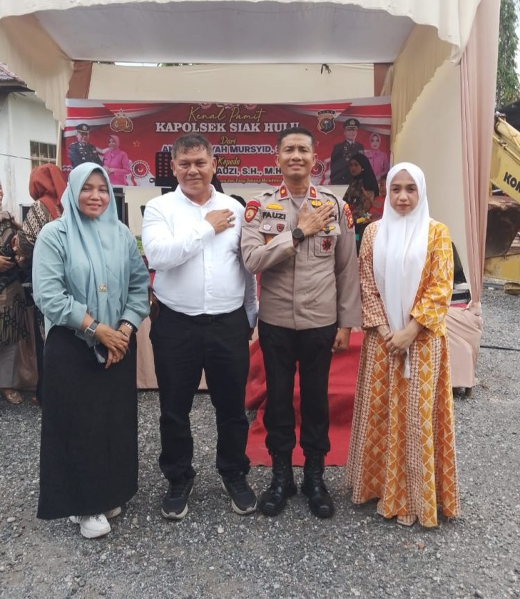 Penuh Haru, Pisah Sambut Kapolsek Siak Hulu Dari AKP Asdisyah Mursyid, S.H Kepada Kompol Fauzi, S.H, M.H