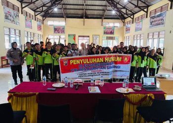 Sikum Polres Kuansing Berikan Penyuluhan Hukum Pemberantasan Narkotika di SMP Negeri 6 Teluk Kuantan