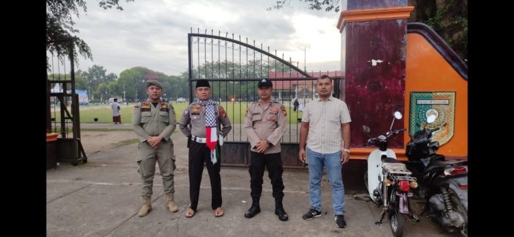Tim RAGA bersama personil Polsek Kuantan Tengah Amankan Pelaksanaan sholat Idul Adha di Lapangan Limono