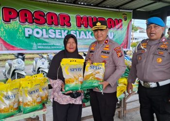 Warga Siak Hulu Serbu Pasar Murah Yang Diadakan Kapolsek Siak Hulu