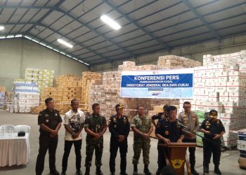 ‎Gebrakan 2026! Kolaborasi Aparat di Riau Sukses Bongkar 160 Juta Batang Rokok Ilegal